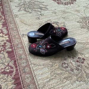 Brighton slip ons - size 8